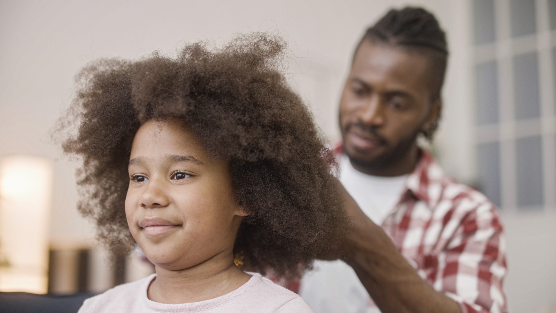 Does Coily Hair Actually Lower Your Child’s Lice Risk?