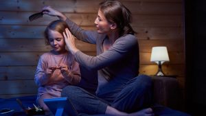 What Can a Black Light Actually Show About Lice?